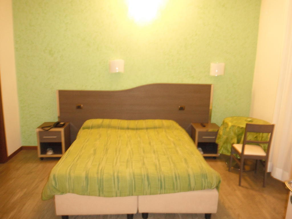 Hotel Renato Sesto San Giovanni Chambre photo